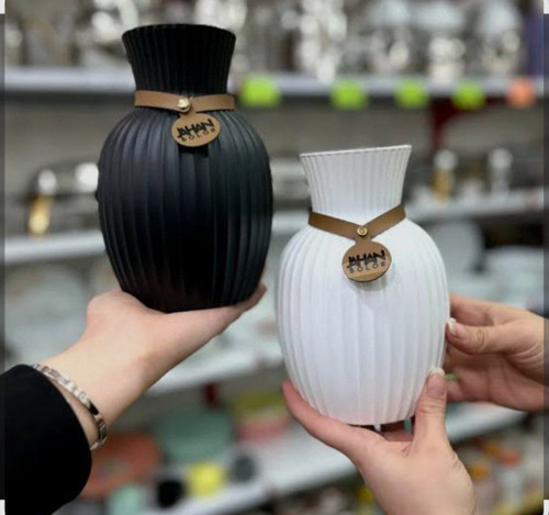 گلدان شیشهای